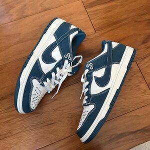 Nike dunks low industrial blue ￼